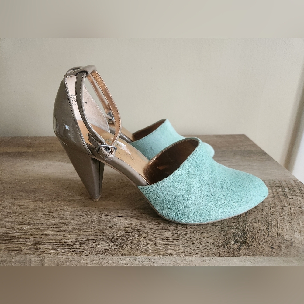 Seychelles ANTHROPOLOGIE Two Tone Suede Patent Leather Heels Retro